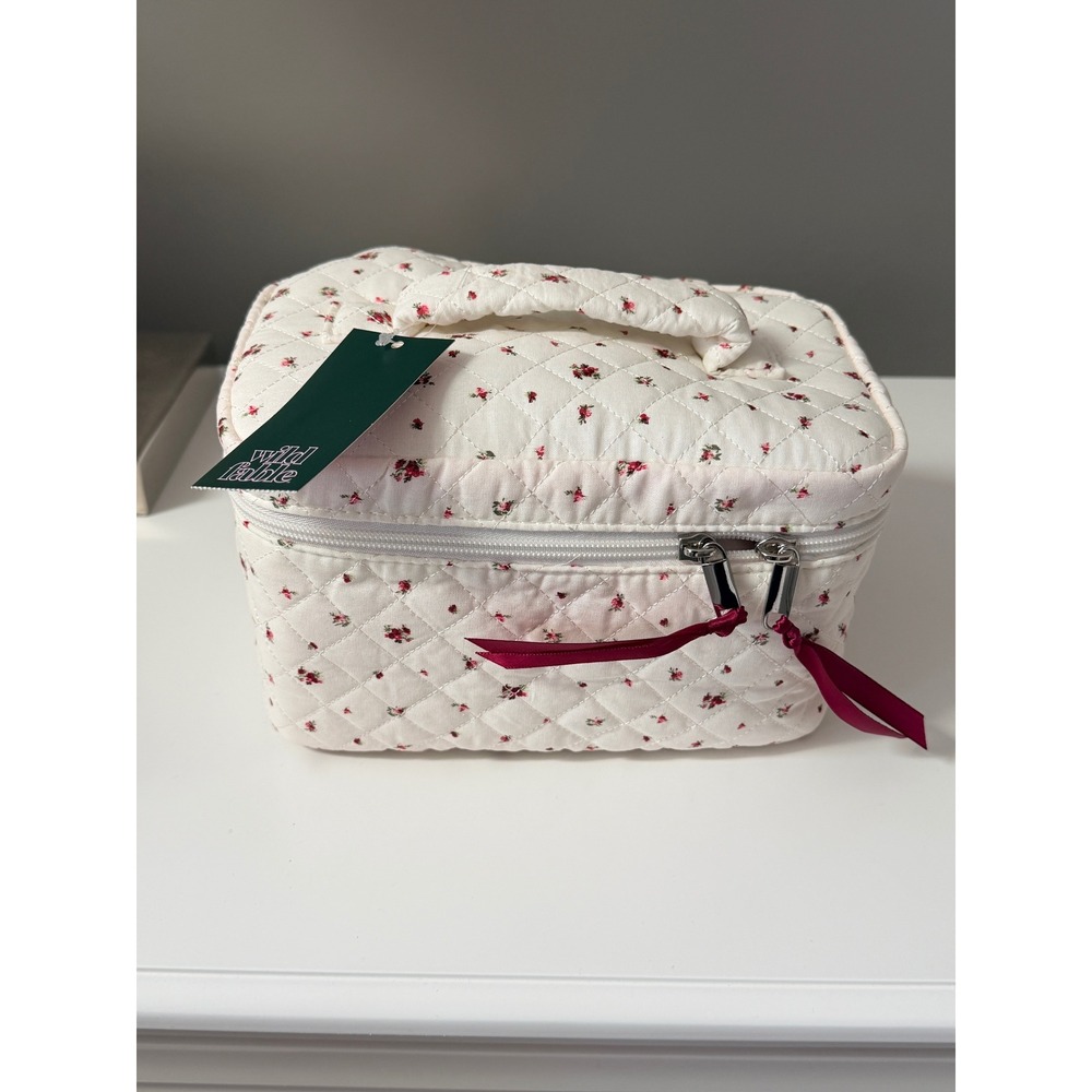 Wild Fable Quilted Floral Train Case Makeup Bag Cream Red Pinkâ NWT